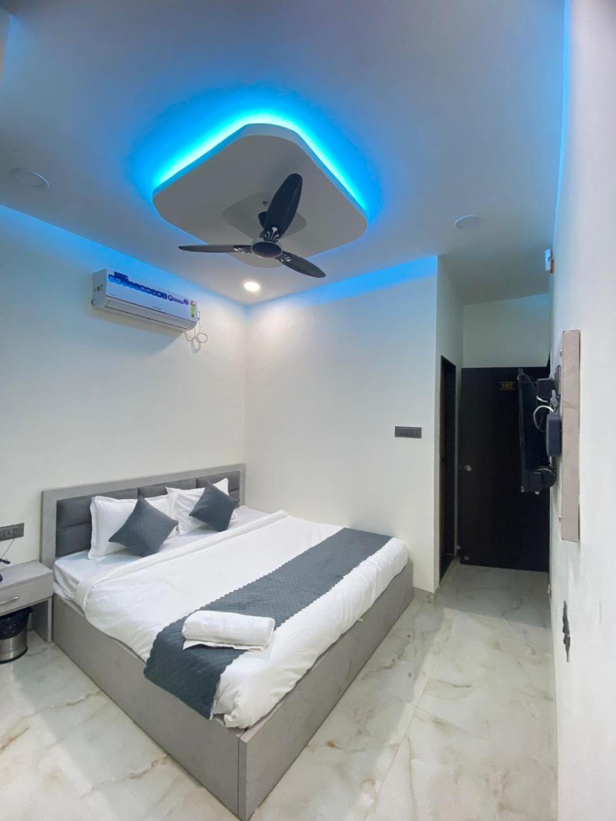 Hotel Sky City Нагпур Экстерьер фото